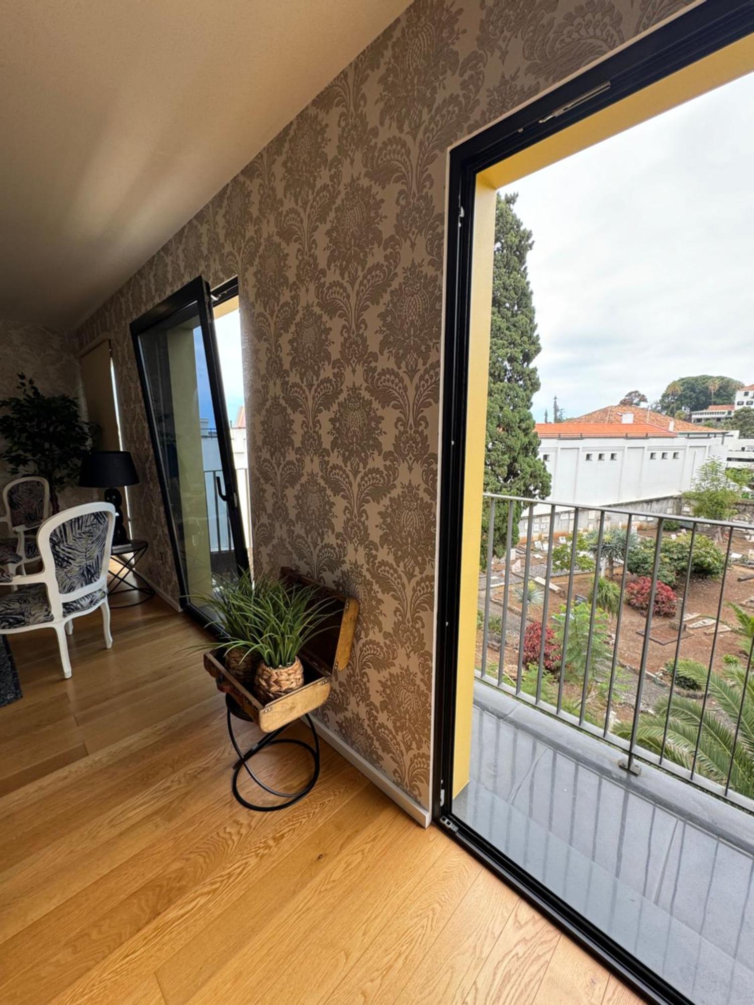 Carreira Residence Funchal  Exteriör bild